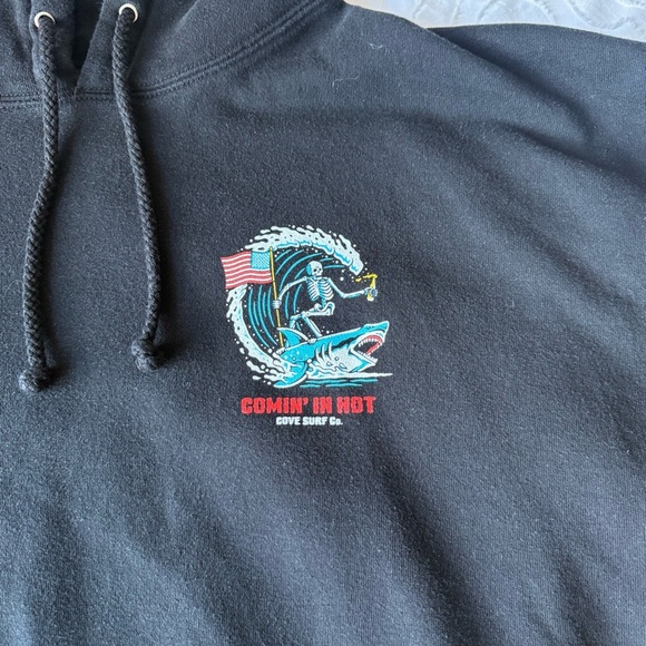 Cove Black Sweatshirt Hoodie with Logo Comin In Hot Shark Skeleton - Picture 2 of 7